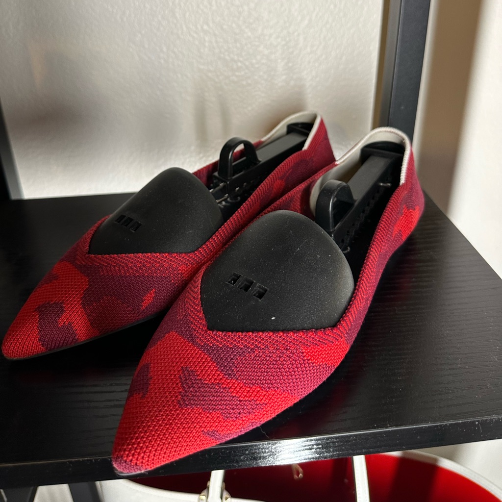 Rothys Red Camo Point
